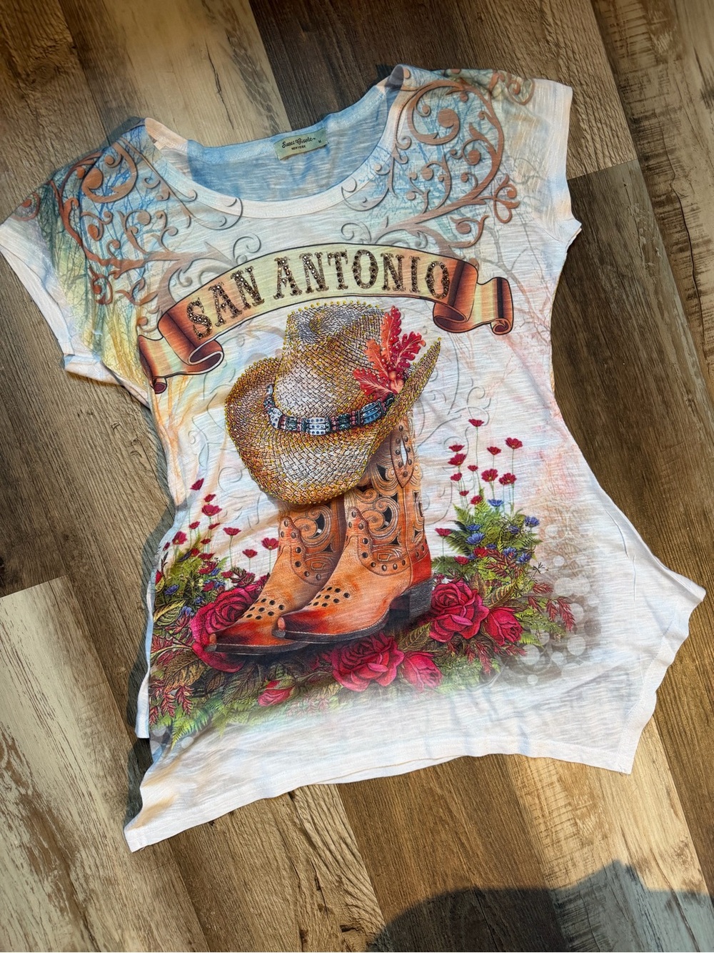 Vintage San Antonio Graphic Tee in White, Tan, Red, Blue, Y2K, Glitter, M